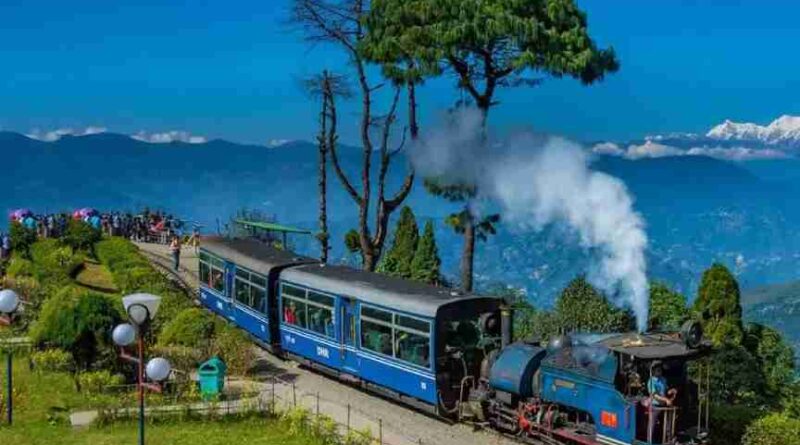 rush in ticket in darjeeling toy train